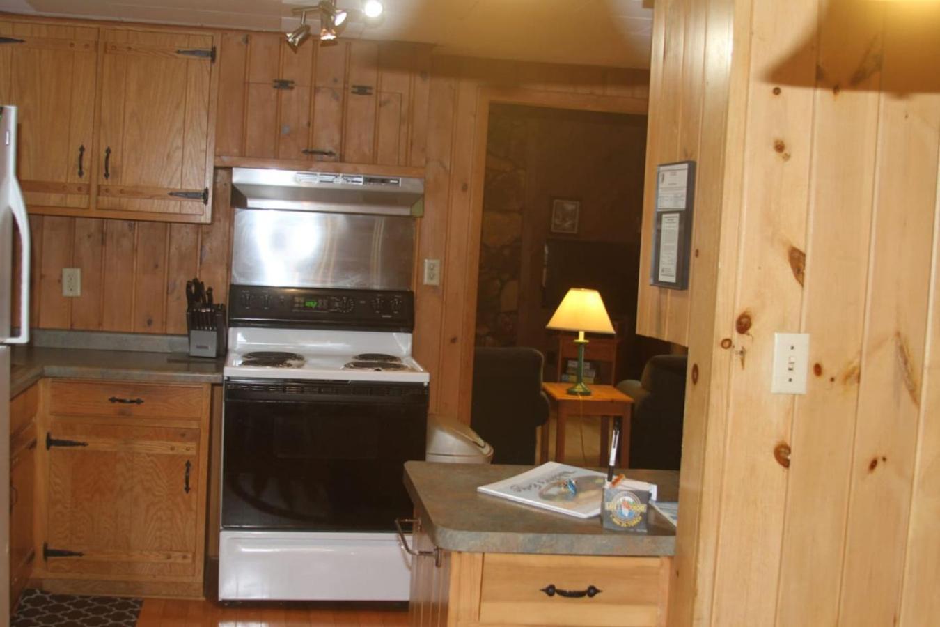 Saint Germain Bayview Resort Sunset Lookout Cabin 6 מראה חיצוני תמונה