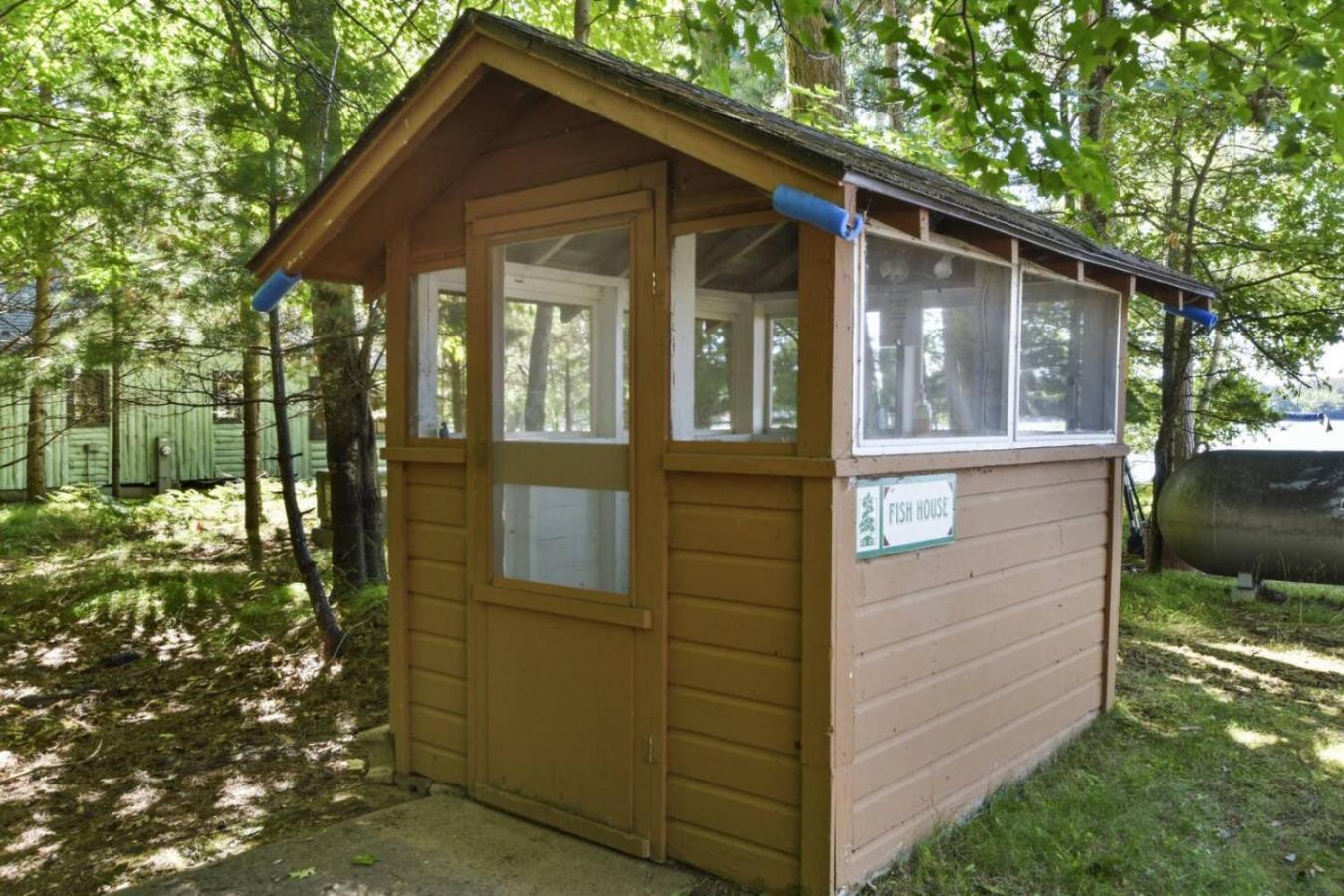 Saint Germain Bayview Resort Sunset Lookout Cabin 6 מראה חיצוני תמונה