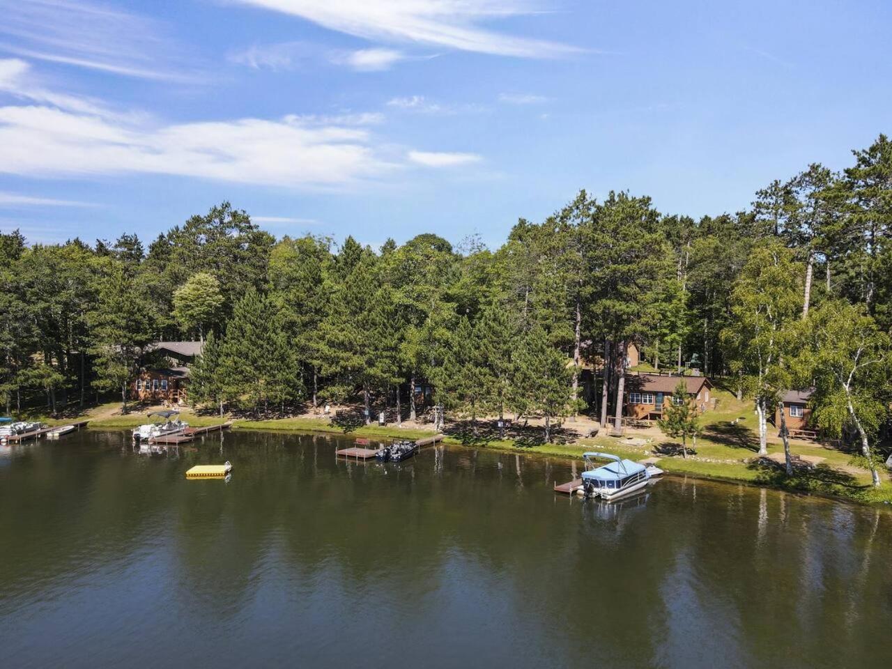 Saint Germain Bayview Resort Sunset Lookout Cabin 6 מראה חיצוני תמונה